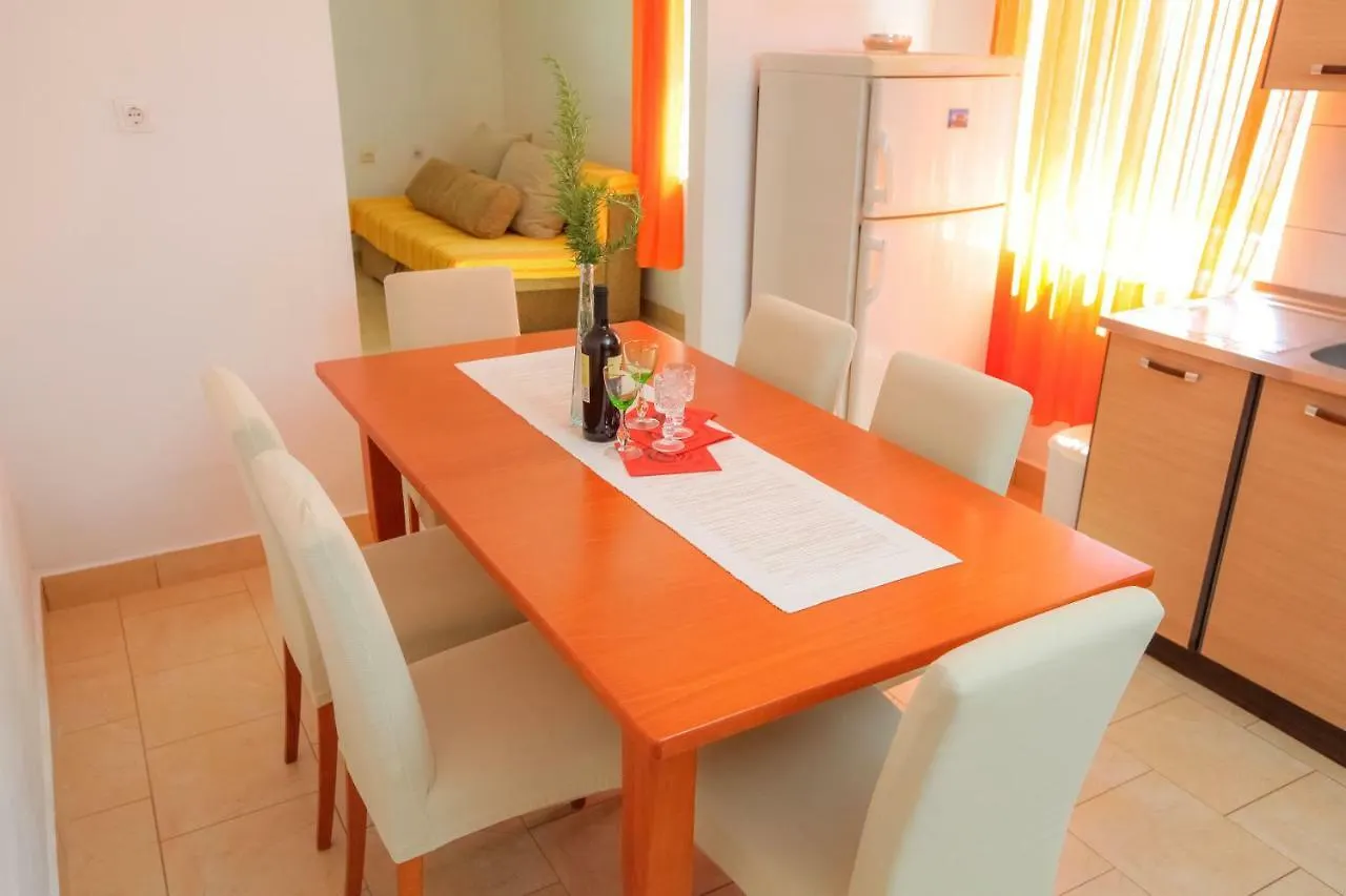 Holiday Hometoni Savar Croatia