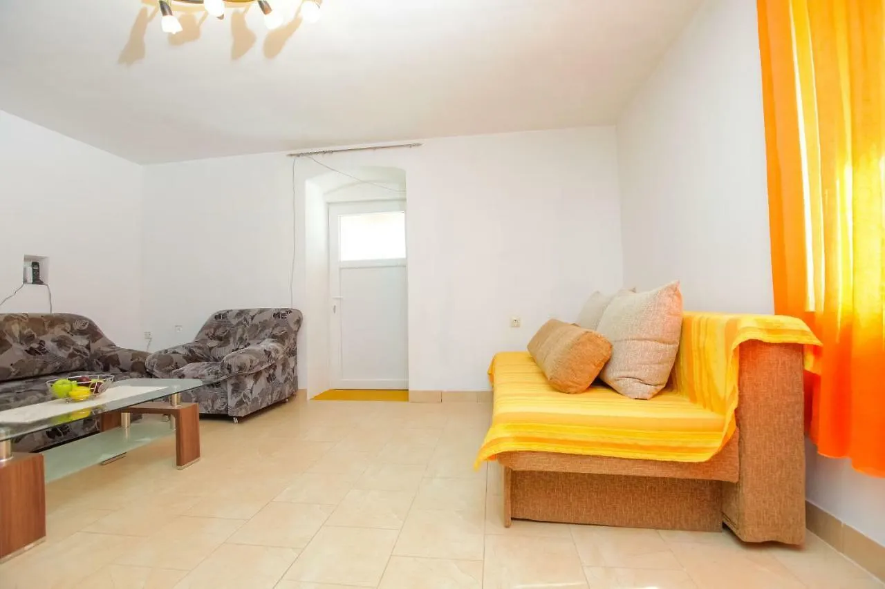 Holiday Hometoni Savar