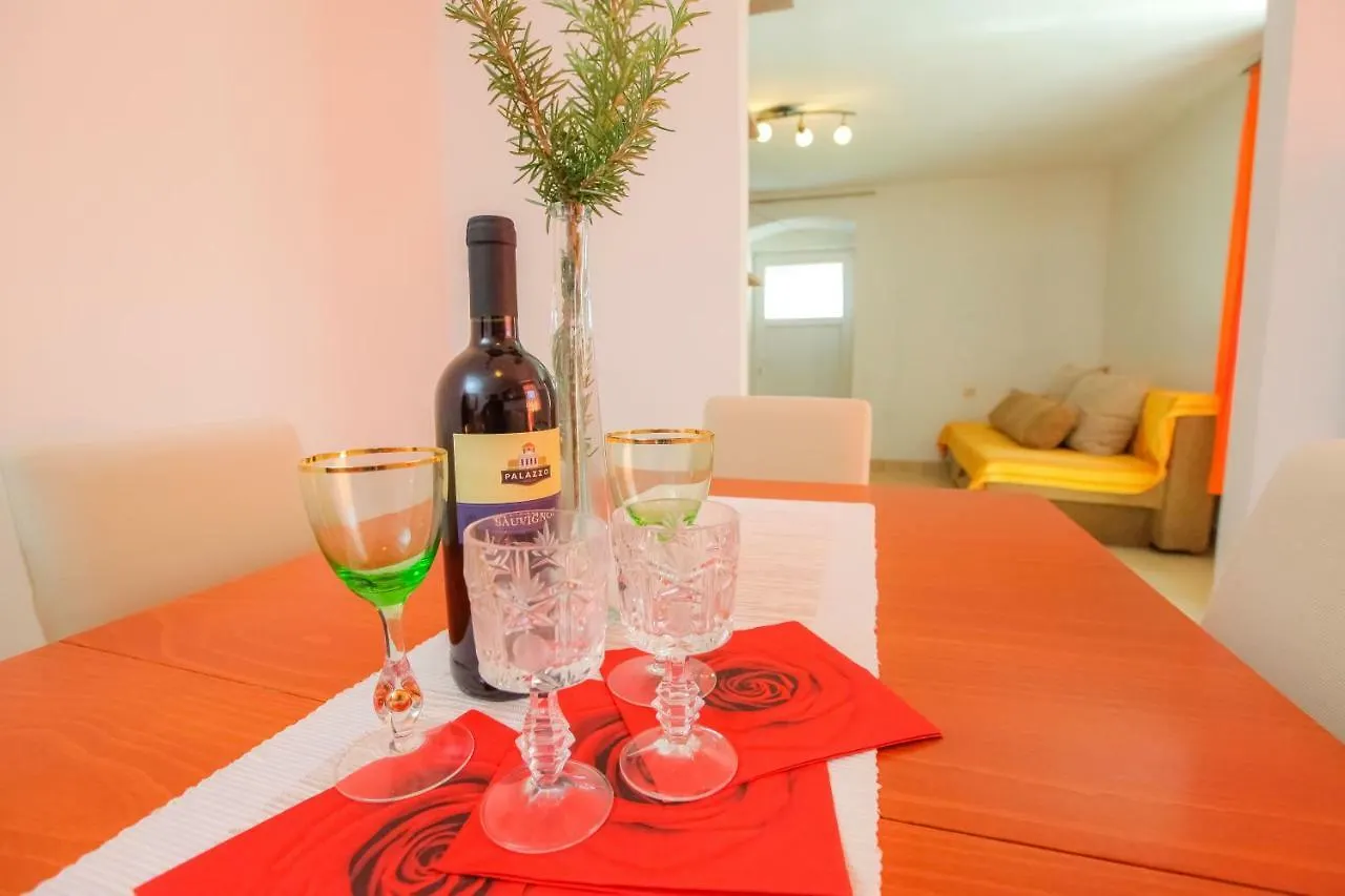 Holiday Hometoni Savar
