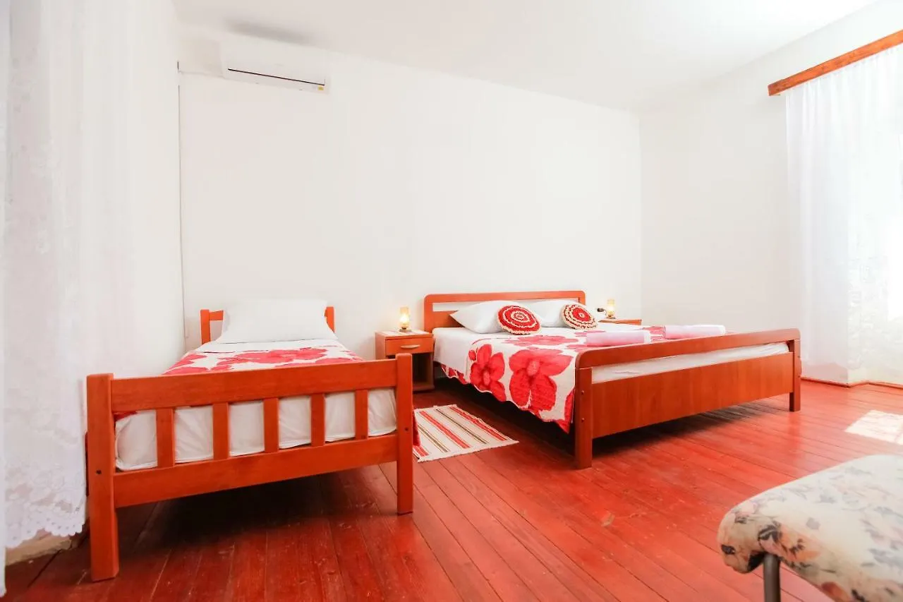 Holiday Hometoni Savar Croatia